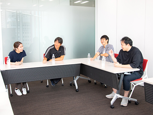 左から松田さん、中西さん、伊藤さん、泉さん
